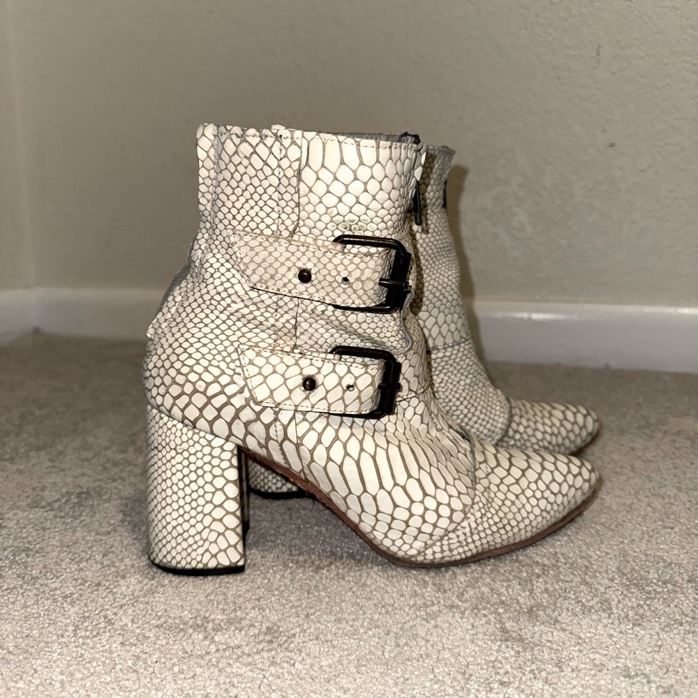 Freebird by Steven Joey Bootie in White Snake